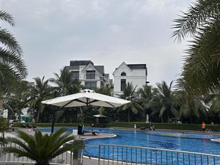 Liền kề 68 m2 view trực diện bể bơi, công viêngần vincom gần hồ, giá 17,5 tỷ