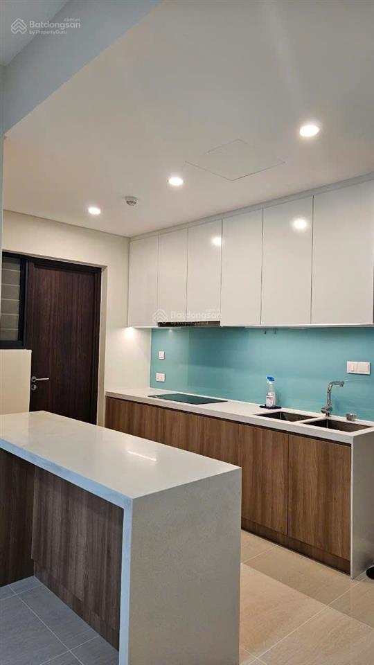 Cho thuê căn 2pn nội thất cơ bản one verandah, tầng cao view sông thoáng mát 18 triệu/tháng