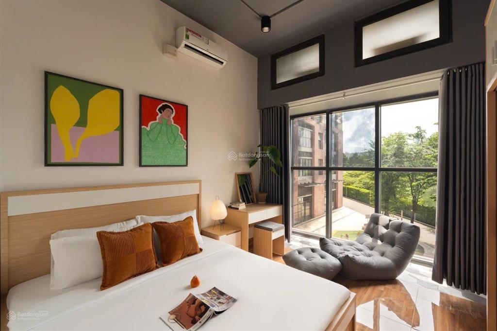 Bán officetel  sổ hồng sẵn, sở hữu lâu dài, layout vuông vức  the sun avenue giá 3.97 tỷ bao hết