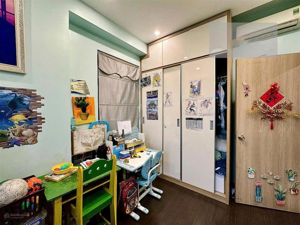 Đã có sổ hồng, bán căn góc 3pn full nội thất  tháp trung tâm, view hướng mát  the sun avenue q2