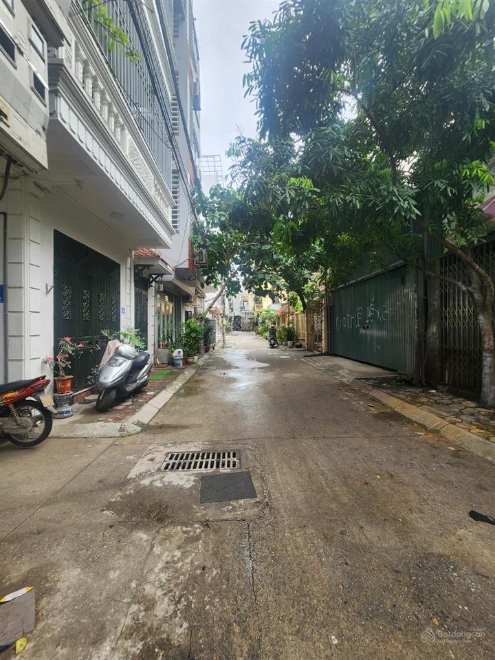 Phân lô ô tô tránh chạy vòng quanh, vỉa hè hai bên, mặt tiền bề thế