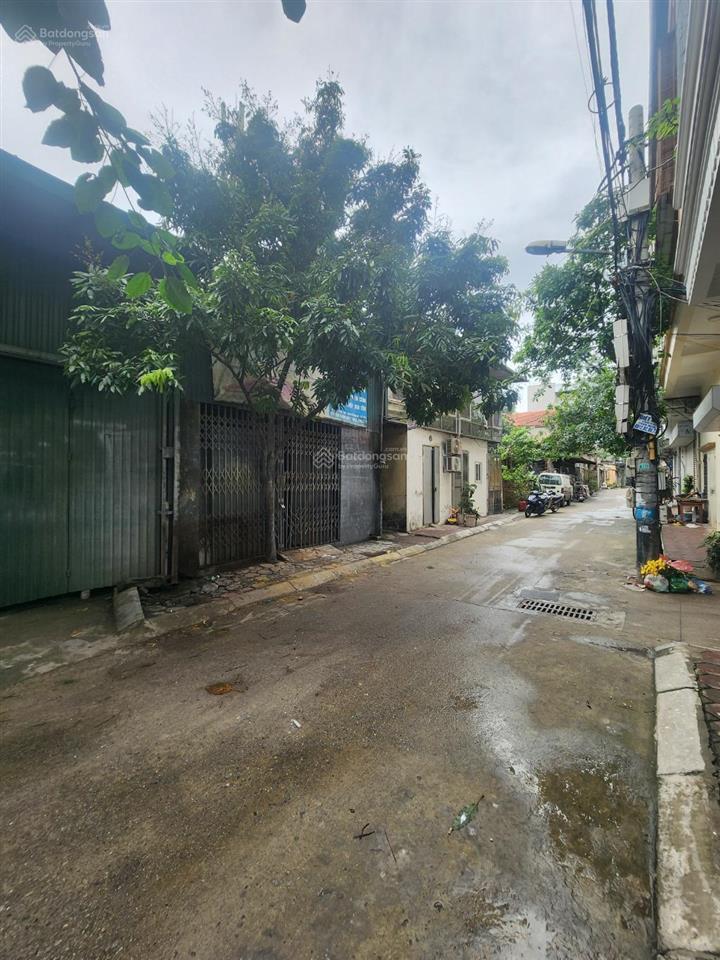 Phân lô ô tô tránh chạy vòng quanh, vỉa hè hai bên, mặt tiền bề thế