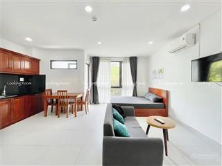 Căn hộ studio ban công ngay e. town cộng hoà