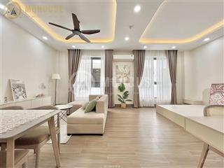 Cho thuê căn hộ ban công nhà mới ngay e.town cộng hoà gần cầu vượt hoàng hoa thám