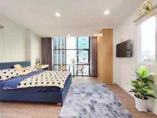 Căn hộ studio ban công ngay sân bay  view kính lầu cao siêu thoáng