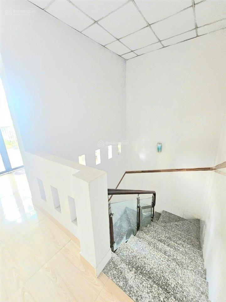 Bán nhà shr 2 lầu đúc btct đường đông bắc p. tân chánh hiệp q12  thông tứ tung  giá 5,69 tỷ tl