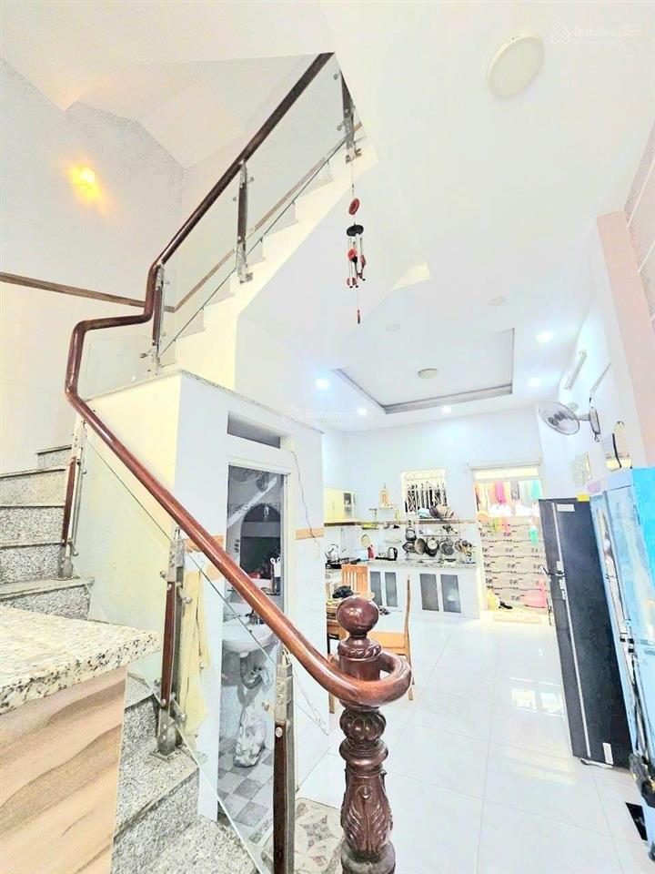 Bán nhà shr 2 lầu đúc btct đường đông bắc p. tân chánh hiệp q12  thông tứ tung  giá 5,69 tỷ tl