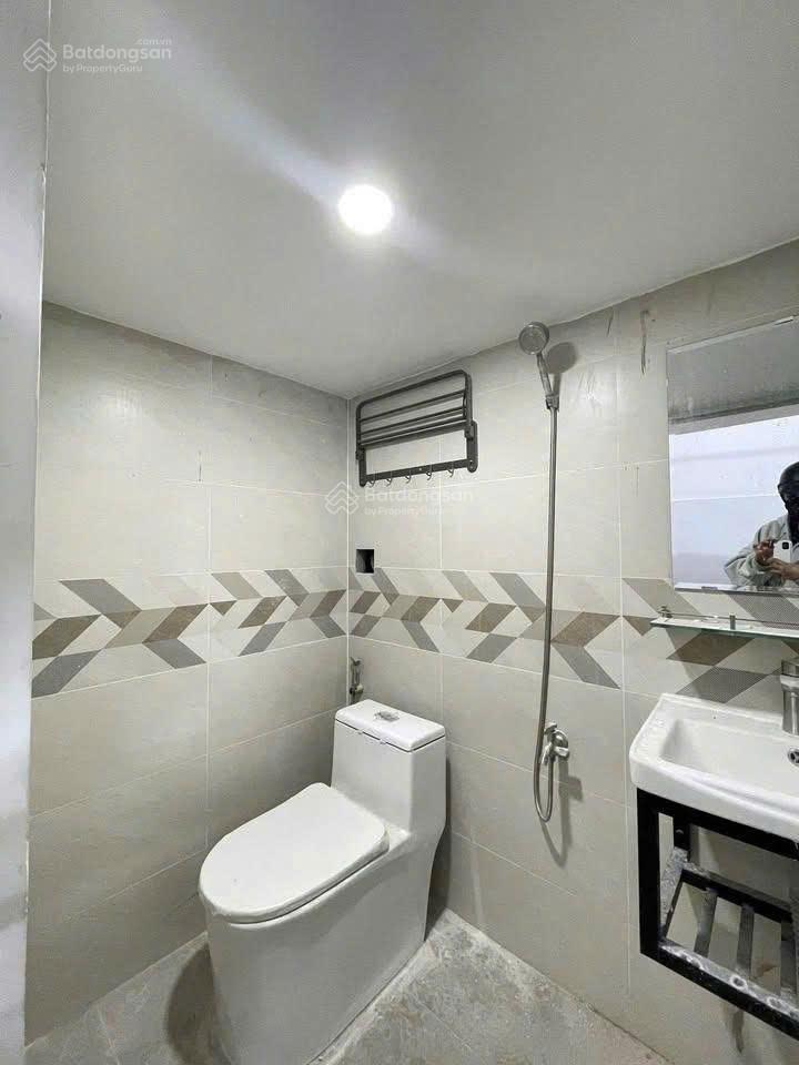 Tòa nhà dv  hẻm xe tải  cuối lê trọng tấn  dòng tiền 1ty9/năm  giá 20ty800