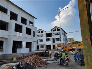 Bán biệt thự đẹp vạn xuân, 220 triệu / m2, 175 m2, view đẹp, chuẩn bị nhận sổ