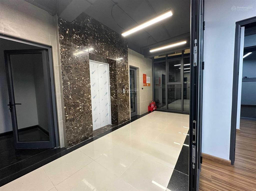 Cho thuê văn phòng 75 nguyễn xiển diện tích 70m2 giá 9tr khách nhượng