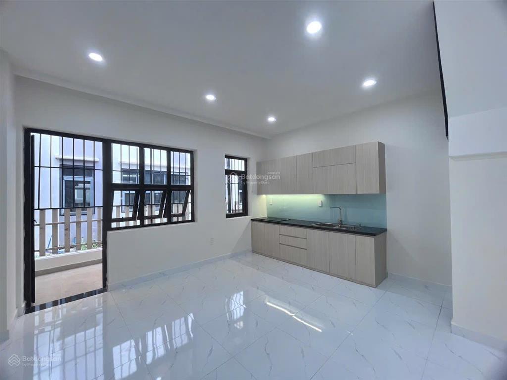 Cần bán nhà phố liền kề sim city nội thất như hình .
