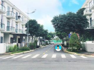 01 căn nhà phố khu compound duy nhất đường 4 lò lu , quận 9  tp thủ đức .
