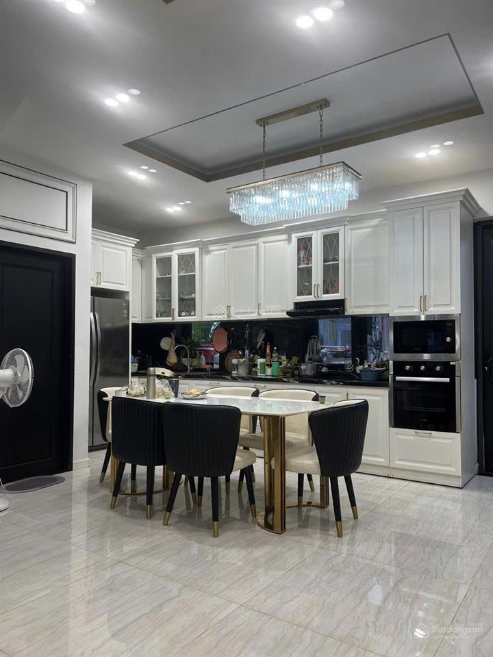 Cho thuê shophouse  nhà phố 6x14m, vị trí đường 4, lò lu, quận 9 (khu nhà ở cty nhật hoàng)