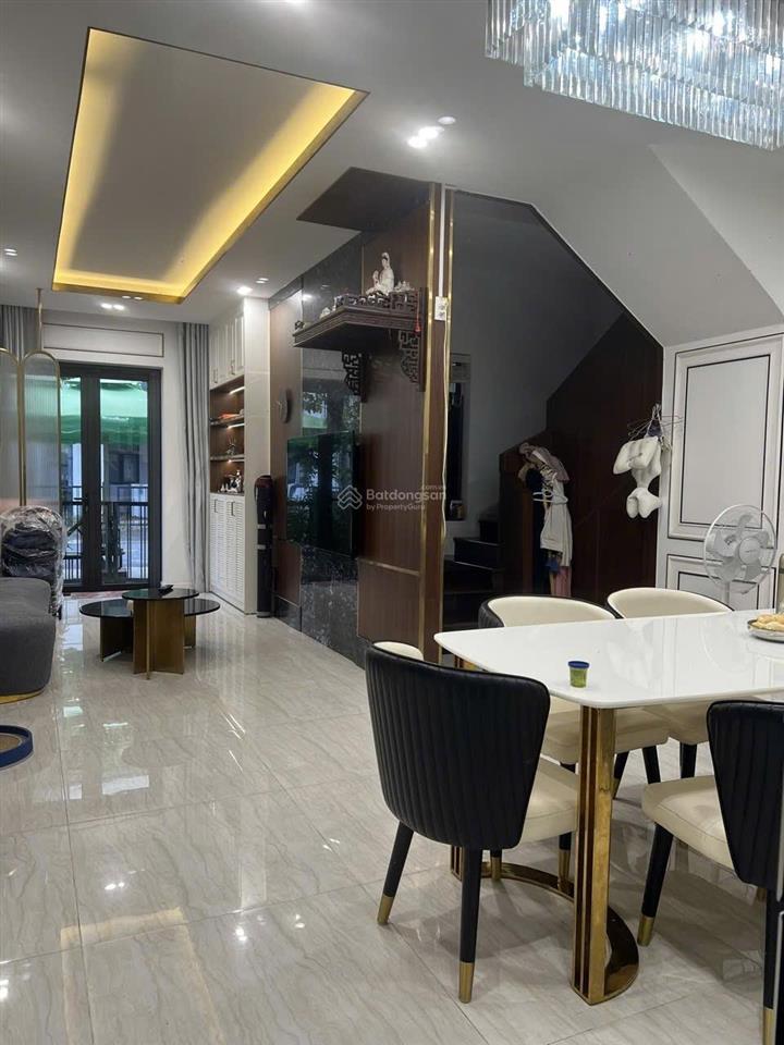 Cho thuê shophouse  nhà phố 6x14m, vị trí đường 4, lò lu, quận 9 (khu nhà ở cty nhật hoàng)