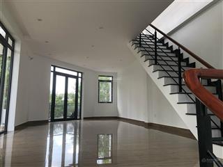 Cho thuê biệt thự góc  kdc hưng phú, 1 trệt 3 lầu sẵn máy lạnh, giá chỉ 22tr/tháng,  0388 668 ***