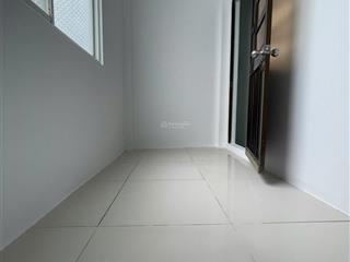 Cần bán gấp nhà 1 trệt 1 lầu 13,5m2 công nhận, sổ hồng cá nhân, hẻm 2,5, giá chỉ 1 tỷ 980 có hỗ vay