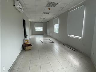 Văn phòng 80m trống suốt ngay cresent mall hoàng văn thái, có thang máy, free ql, 24/7