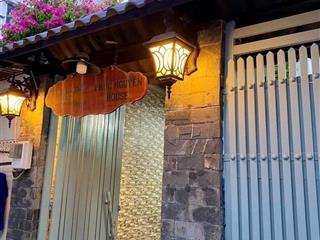 Siêu hiếm nhà 2lầu ngay đối diện vincom thủ đức, 76m2 vuông vứt full thổ cư, giá siêu rẻ