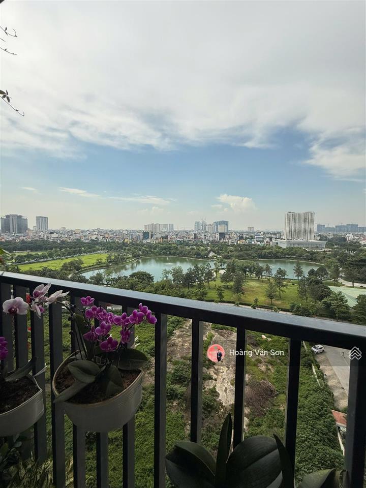 Chính chủ bán căn hộ 2pn 87m2 full nội thất, view hồ, toà n01t5 ngoại giao đoàn giá hợp lý nhất