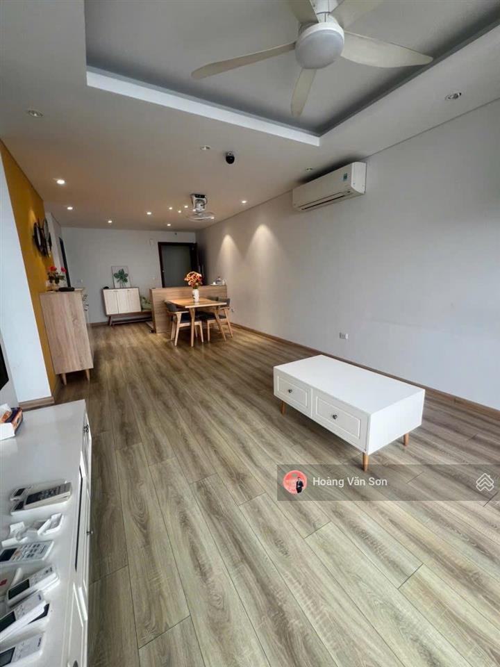 Cho thuê căn góc n01t5 ngoại giao đoàn view hồ điều hoà, trẻ trung hiện đại, mới như hình, tầng đẹp