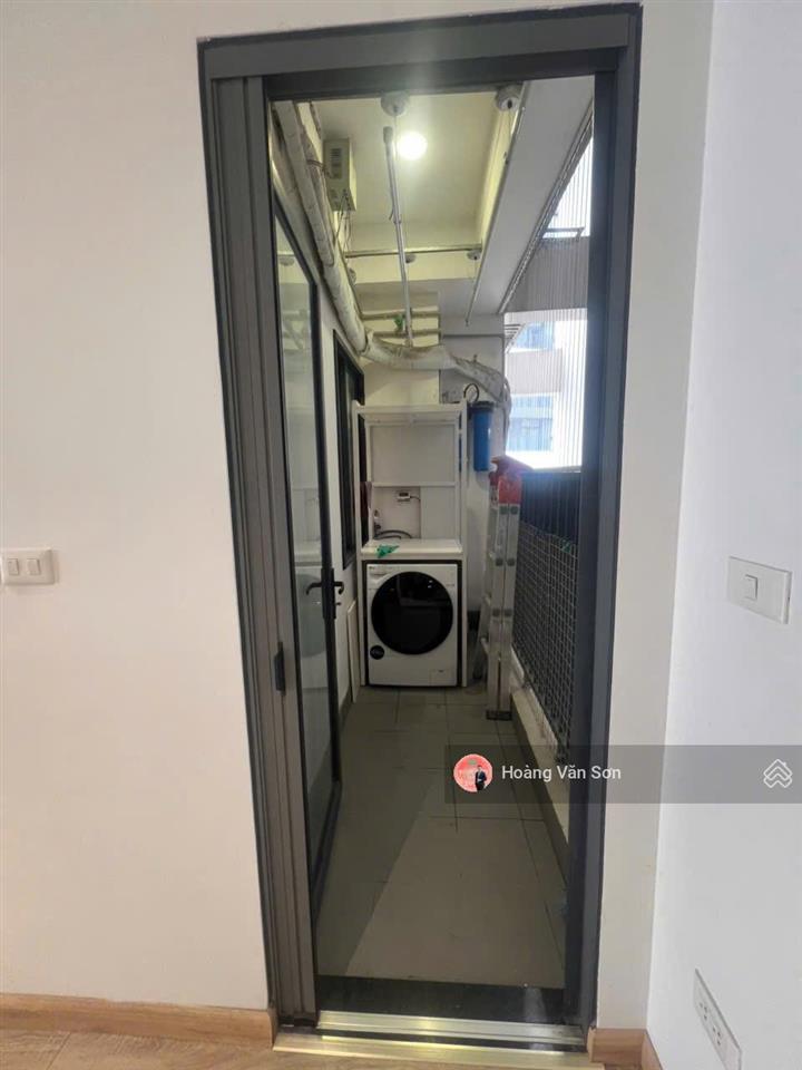 Cho thuê căn góc n01t5 ngoại giao đoàn view hồ điều hoà, trẻ trung hiện đại, mới như hình, tầng đẹp