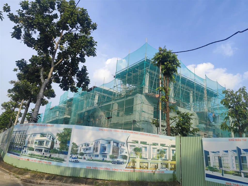 Bán nhà biệt thự 3 tầng ,đường 25m trục chính kinh doanh tốt