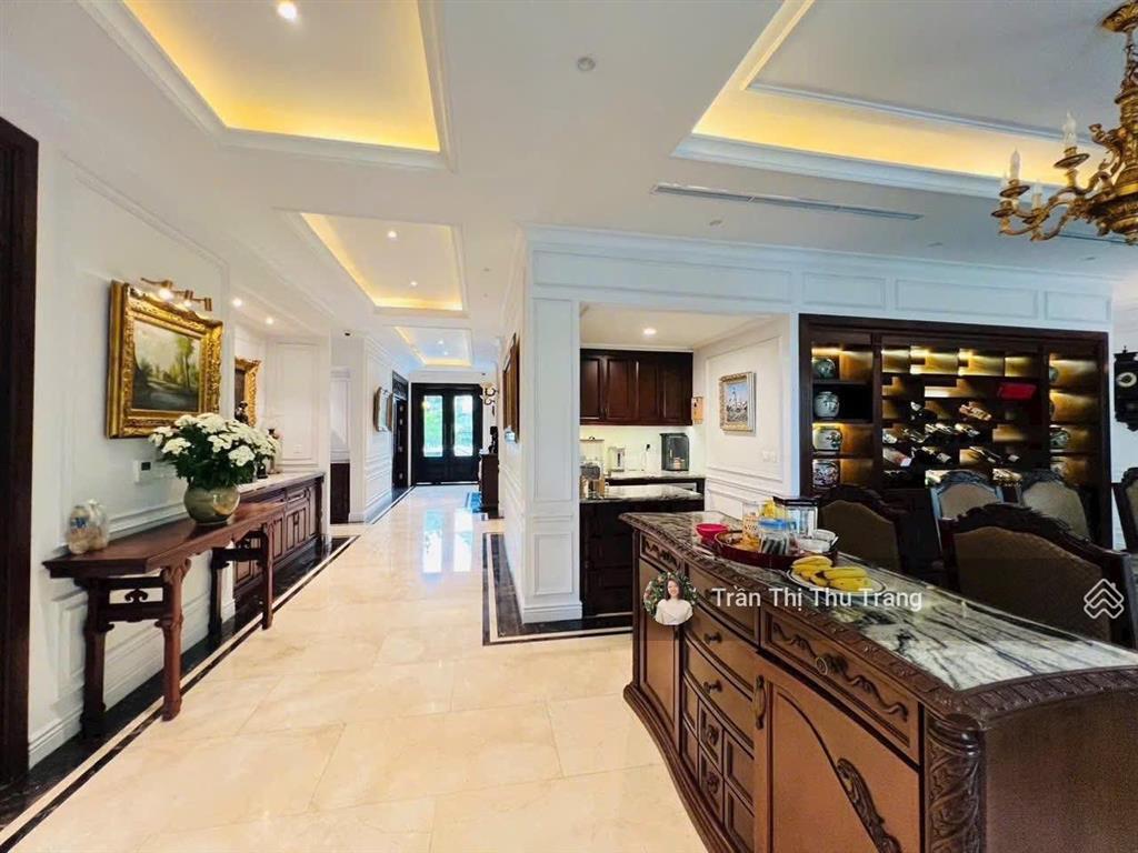 Chuyển nhượng biệt thự hoa sữa vinhomes riverside giá đầu tư.  0966 275 ***