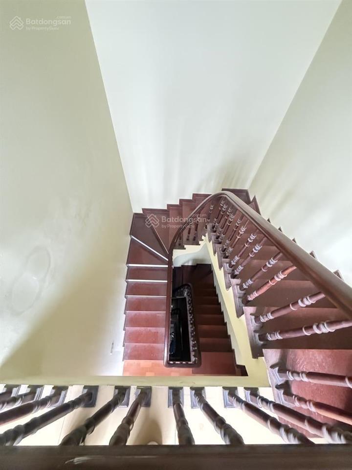 * sốc chủ giảm 2 tỷnhà định công  ô tô lô góc 3 thoáng kinh doanh đỉnh trước nhà 3 ô tránh