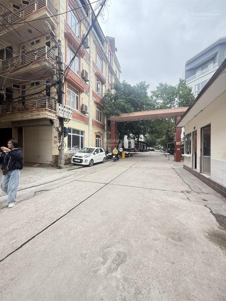 * sốc chủ giảm 2 tỷnhà định công  ô tô lô góc 3 thoáng kinh doanh đỉnh trước nhà 3 ô tránh