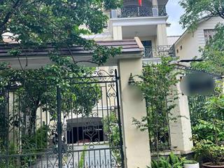 Bán biệt thự view sông, đối diện công viên. ngang 7m dài 18m. 1 hầm 4 tầng, nhà mới. giá 23tỷ