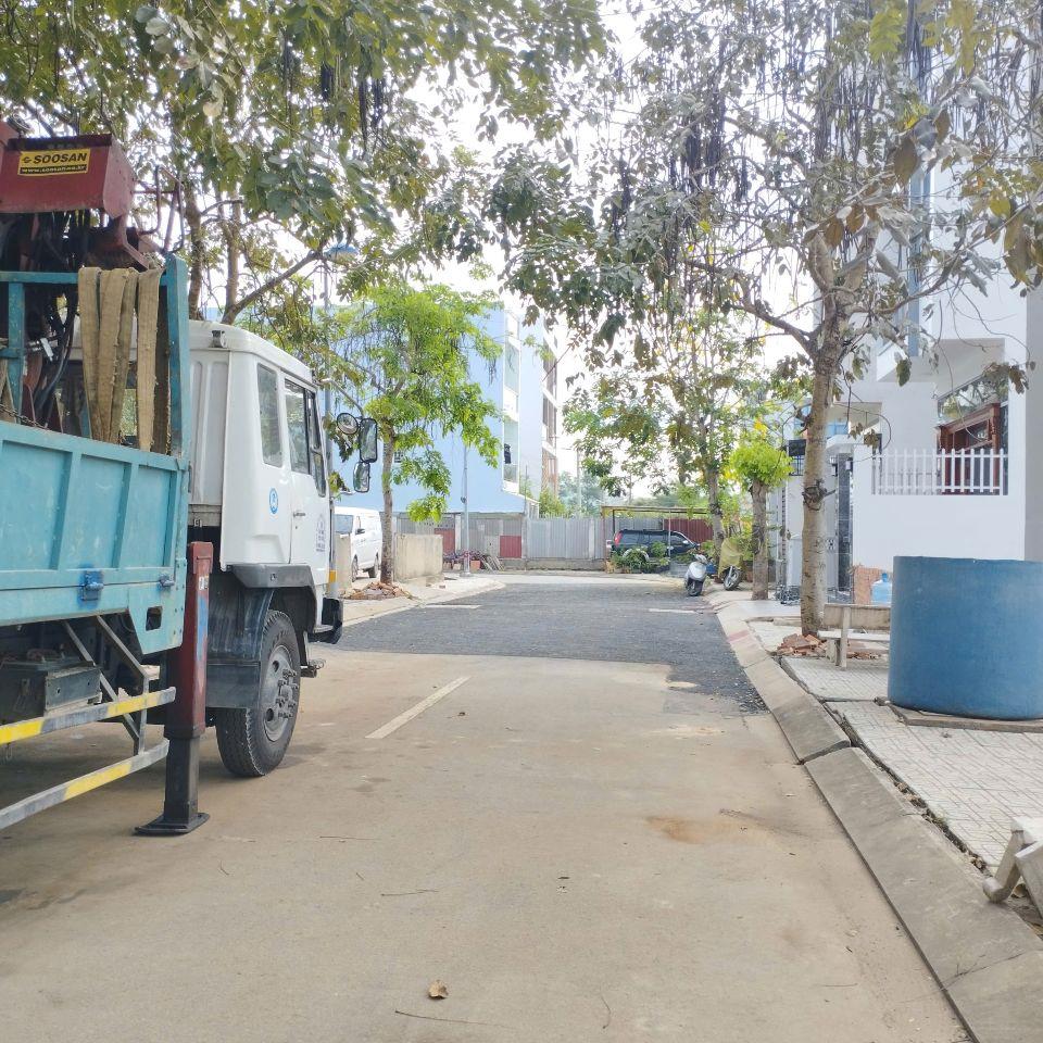 Bán lô đất biệt thự Dự án Xuất Nhập Khẩu Tổng Hợp 2 góc ngã 3 Liên Phường và Bưng Ông Thoàn, Quận 9, LH: 0704741047  