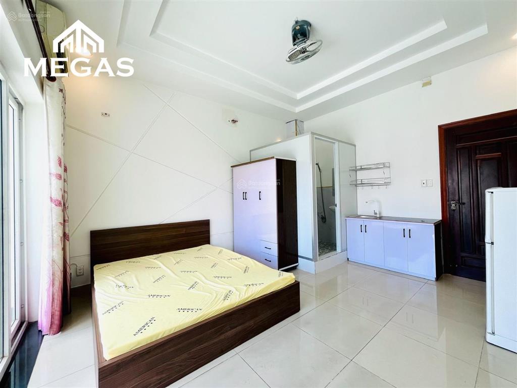 Studio ban công  cửa sổ thoáng  ngay lê thúc hoạch  nguyễn sơn