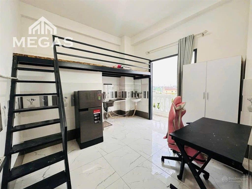 Cho thuê phòng thoáng mát cửa sổ trời ngay lê trọng tấn
