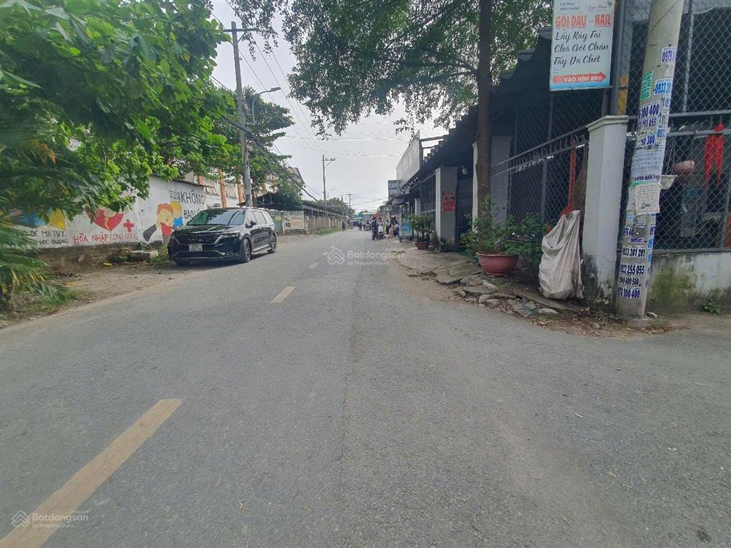 Cho thuê nhà 2 mặt tiền đường đối diện trường học thcs tam đông 1. gần chợ trường học, kdc đông đúc