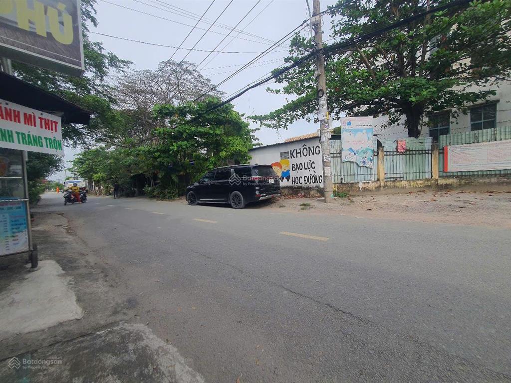 Cho thuê nhà 2 mặt tiền đường đối diện trường học thcs tam đông 1. gần chợ trường học, kdc đông đúc
