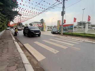 Nhà ngon, 6 tầng, thang máy, ngõ thông, ô tô đỗ cổng, view hồ, 5.x tỷ (tl), bắc từ liêm.