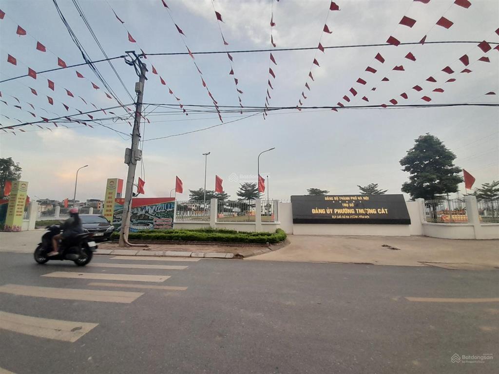 Nhà đẹp, 5 tầng, 3 ngủ, ngõ thông, ô tô đỗ cổng, view hồ, 5.x tỷ,bắc từ liêm