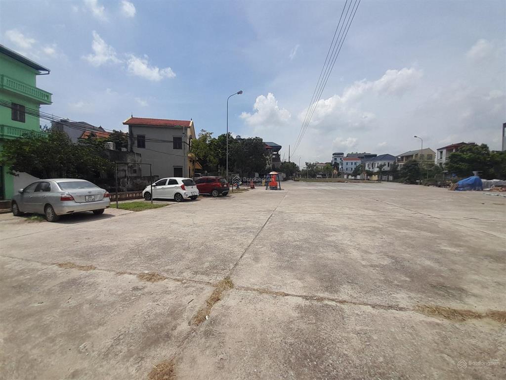 Nhà đẹp, 5 tầng, 3 ngủ, ngõ thông, ô tô đỗ cổng, view hồ, 5.x tỷ,bắc từ liêm