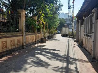 Đông ngạc, 40m2, 6 tỏi, 3 tầng, 3 ngủ full nội thất, chỉ việc vào ở, 60m chợ, 300m trường các cấp