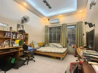 Bán nhanh, mặt tiền quận 5, dt 60m2, đường 20m, có lề 6 tầng kinh doanh