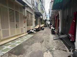 Quận 5 cao đạt hẻm 4m thông nhiều hướng 30m2, giá 5 tỷ hơn xíu