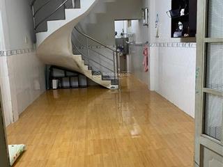 Hơn 3tỷ,quận 10 ngay vòng xoay lý thái tổ  dt 33m2 cách mặt tiền 20m.