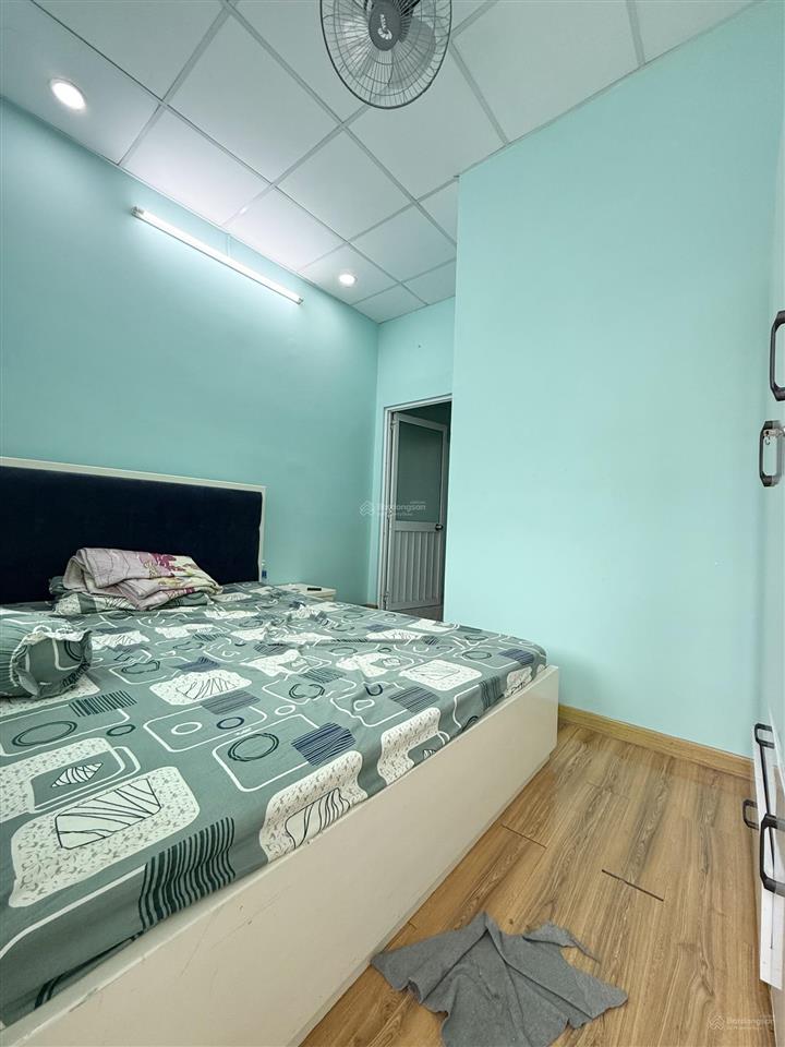 Võ văn kiệt, quận 5, hẻm xe hơi 5m, cách mt 30m, 2 tầng tặng nội thất