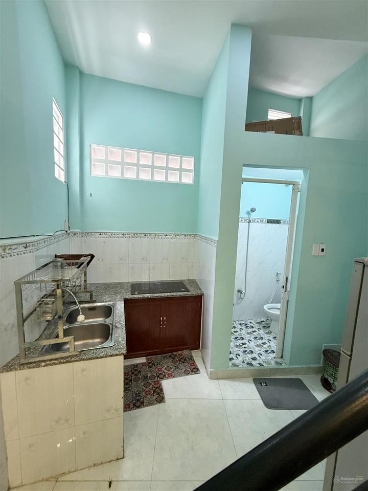 Võ văn kiệt, quận 5, hẻm xe hơi 5m, cách mt 30m, 2 tầng tặng nội thất