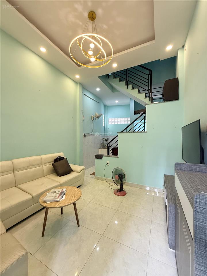 Võ văn kiệt, quận 5, hẻm xe hơi 5m, cách mt 30m, 2 tầng tặng nội thất