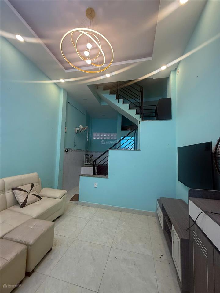 Võ văn kiệt, quận 5, hẻm xe hơi 5m, cách mt 30m, 2 tầng tặng nội thất