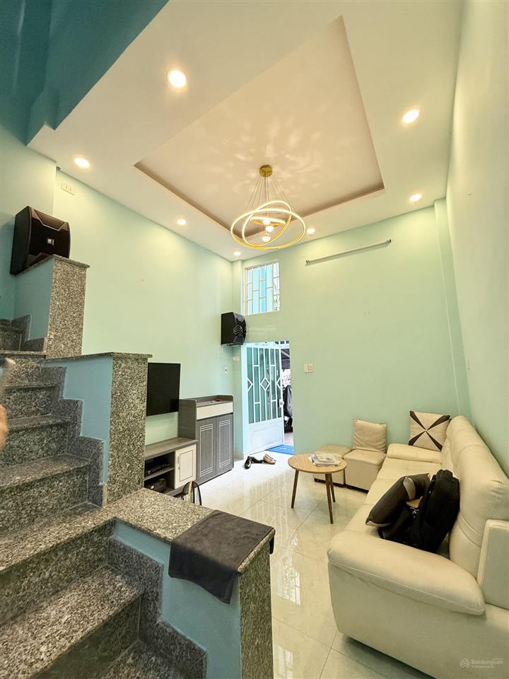 Võ văn kiệt, quận 5, hẻm xe hơi 5m, cách mt 30m, 2 tầng tặng nội thất