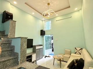 Võ văn kiệt, quận 5, hẻm xe hơi 5m, cách mt 30m, 2 tầng tặng nội thất