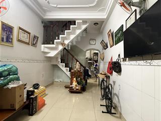 Lý thái tổ, quận 10, 4 tầng 5pn cách 10m ra ô tô, hẻm trước nhà 3m sạch đẹp