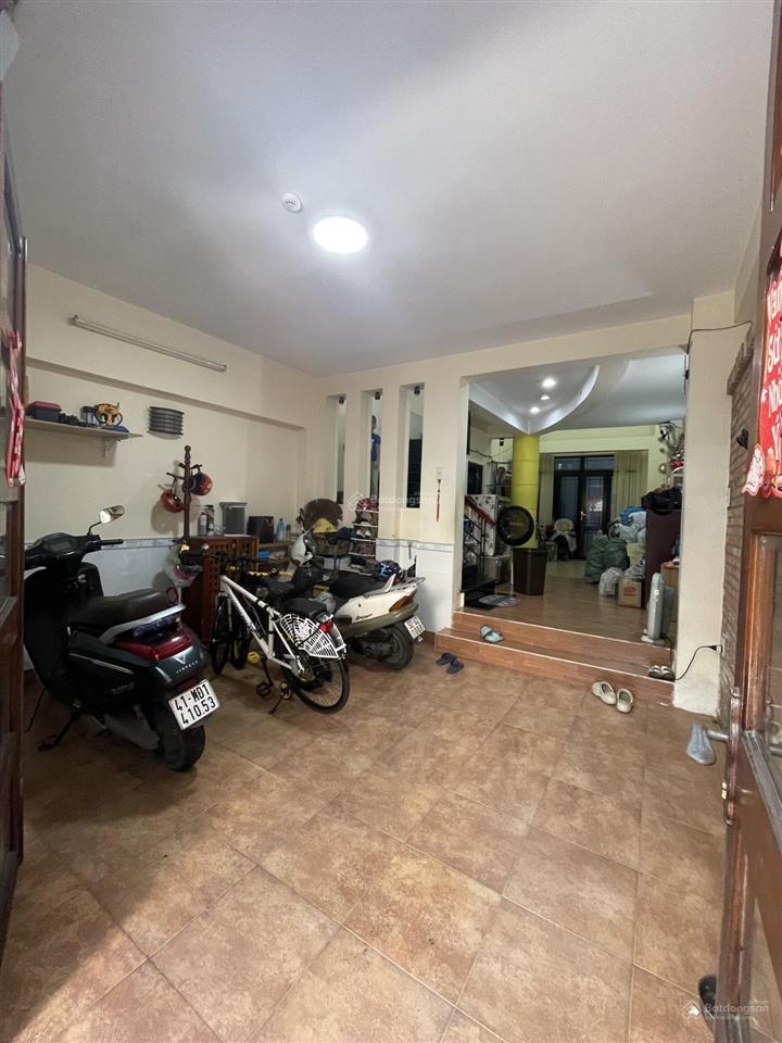 Giảm sâu, 12t8 nguyễn đình chiểu, quận 3  hẻm gần 6m  61m2 ngang 4.4m, 5 tầng